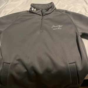 Under-armor Men’s gray sweatshirt half zip Medium